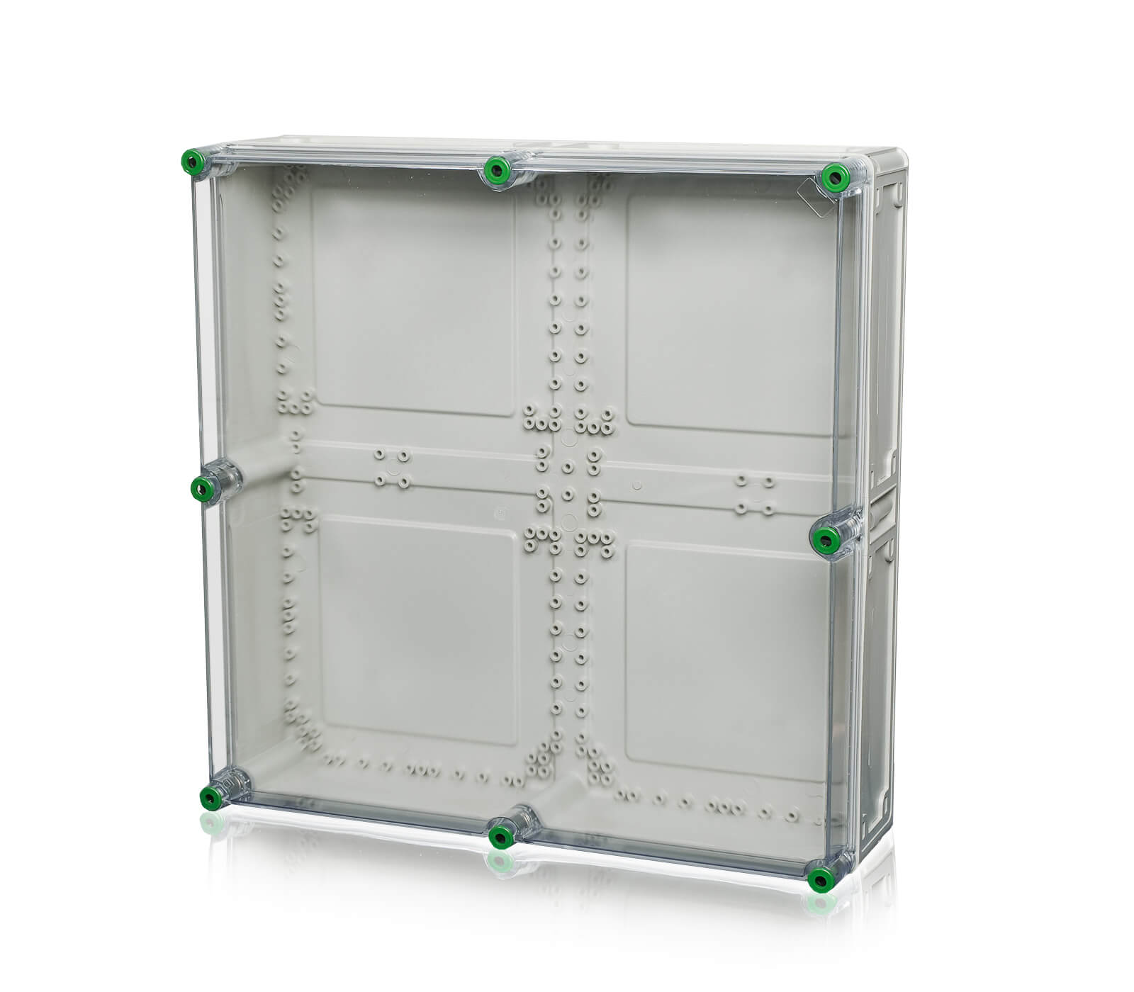 Ein Polycarbonat-Leergehäuse mit transparentem Deckel und einem transparenten Hintergrund hinter dem Produkt.