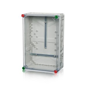 Ein Zählergehäuse aus Polycarbonat mit Werkzeugverschluss und dahinter einem transparenten Hintergrund.