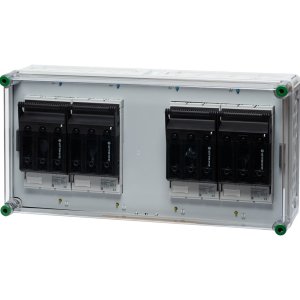 Ein Sicherungslasttrennschalter aus Polycarbonat und mit der Größe 60 x 30 cm, hinter einem transparenten Hintergrund.